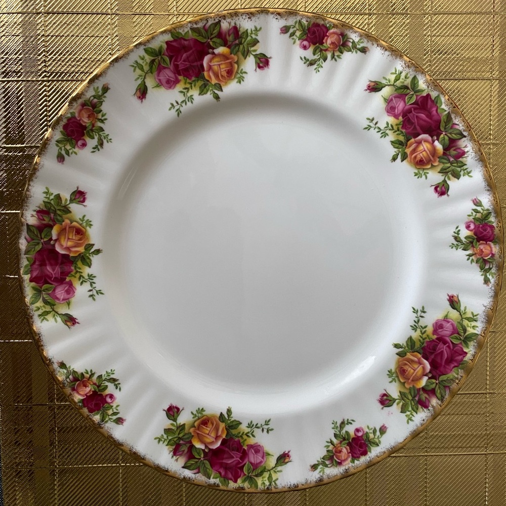 Royal Albert Old Country Roses Dinner Plate
